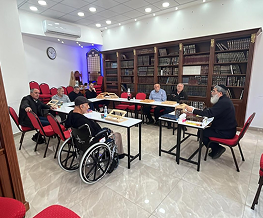 חברי הכולל לומדים בבית המדרש